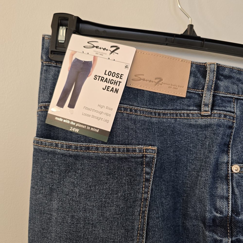 NWT Seven7 Women's Loose Straight Denim Jeans - Size 24W